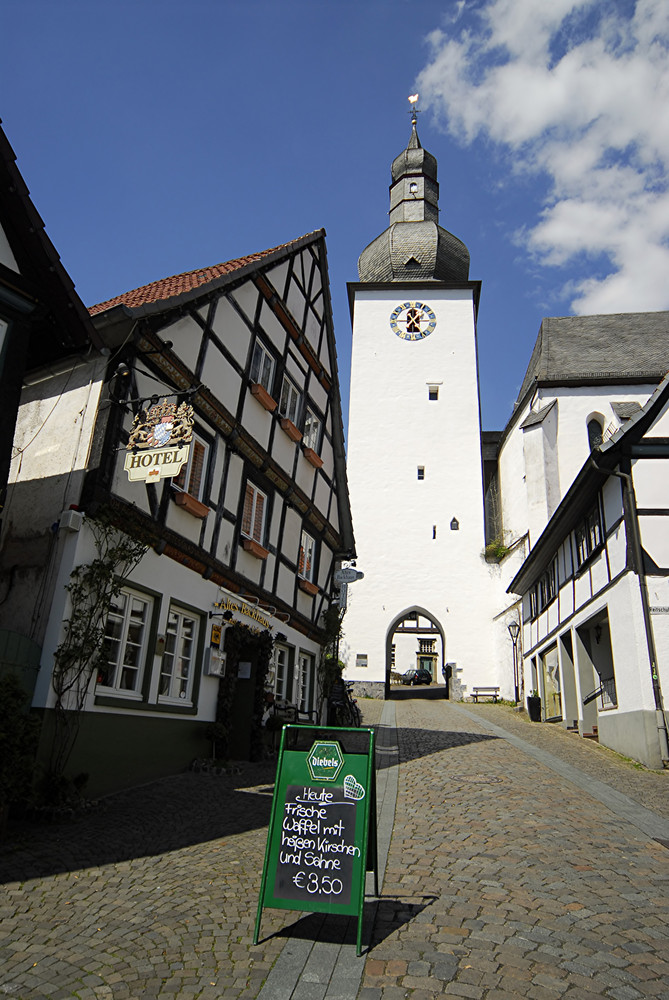 Glockenturm mit Waffel