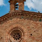 Glockenturm und Fensterrose