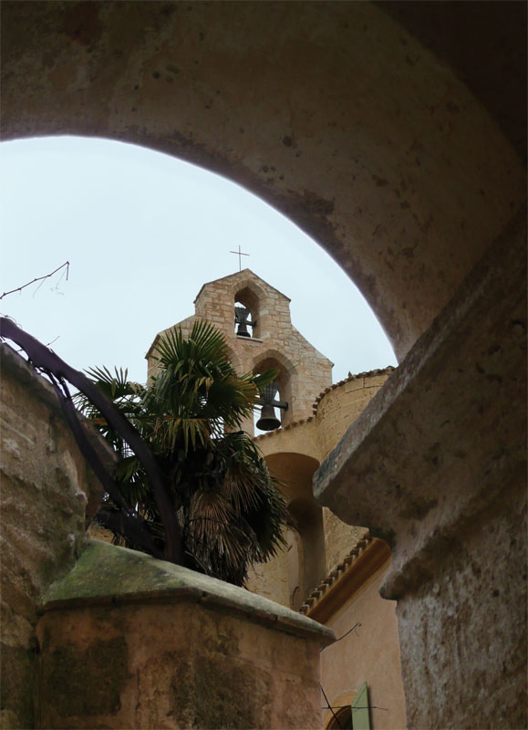 Glockenturm vom Innenhof