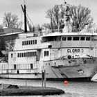 Gloria D - vom Schrottschiff zum Zerstörer