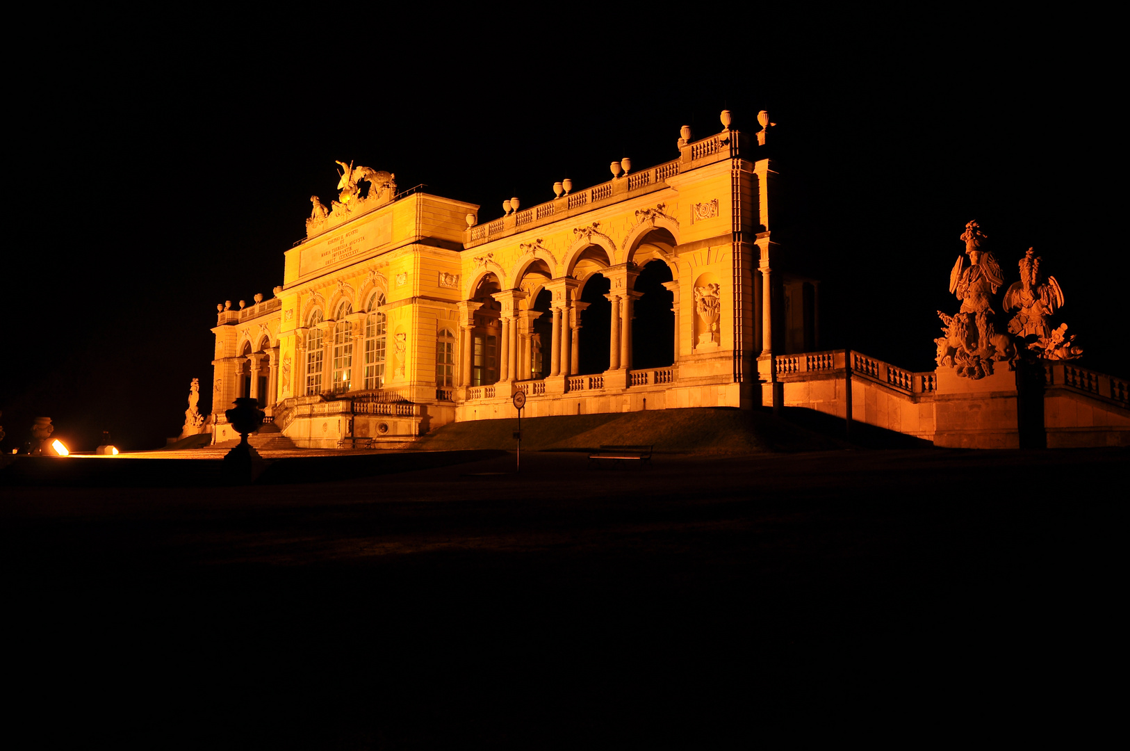 Gloriette bei Nacht