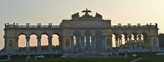 GLORIETTE IM ABENDLICHT