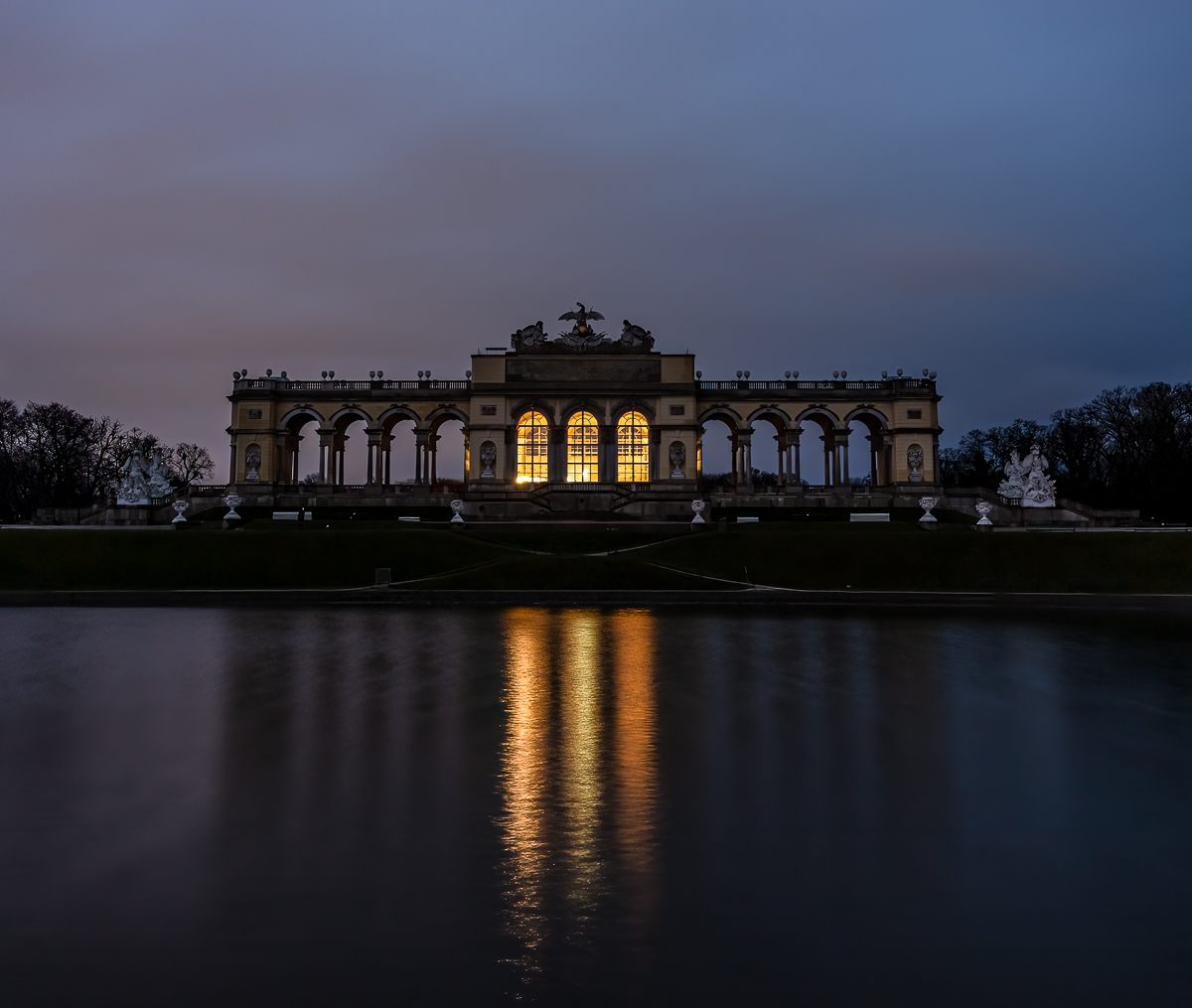 Gloriette zur blauen Stunde 