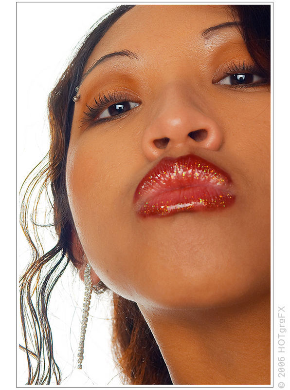glossy lips (kisses for my visitors)