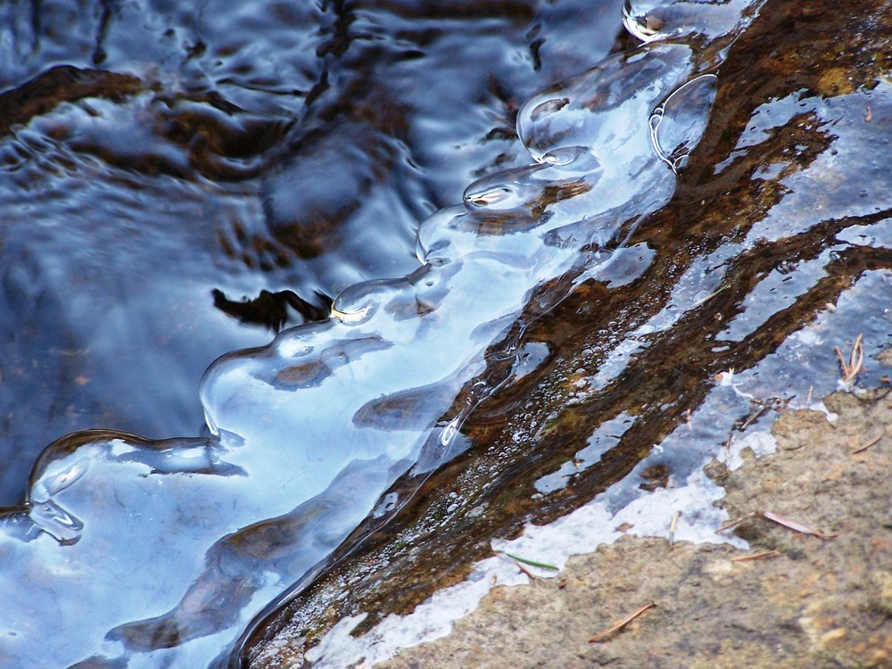 Gluante cette eau ? pas si sûr !