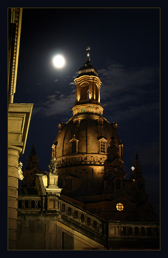 "Glucke" bei Nacht