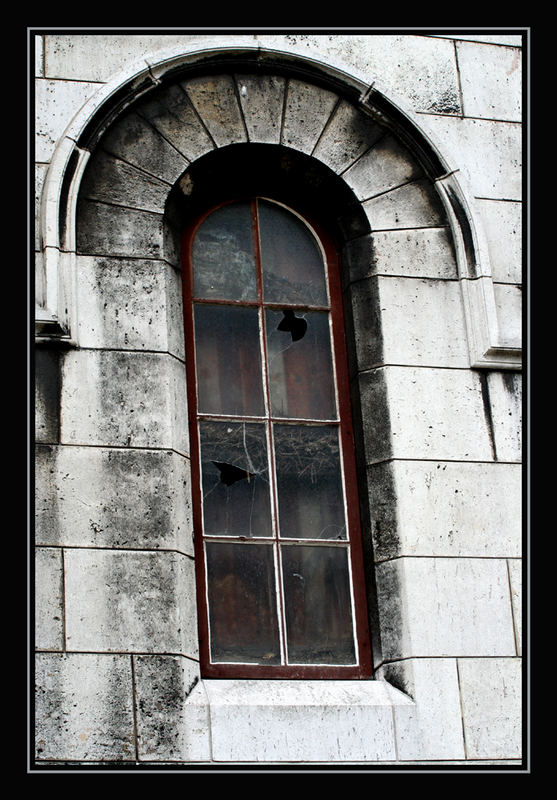 Glück und Glas - Finestra infranta - Basilique du Sacre-Coeur