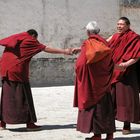 Glückliche Mönche