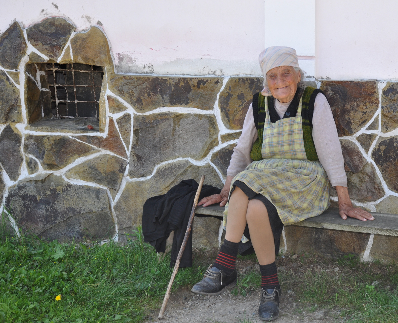 Glückliche Oma Foto & Bild europe, balkans, romania Bilder auf