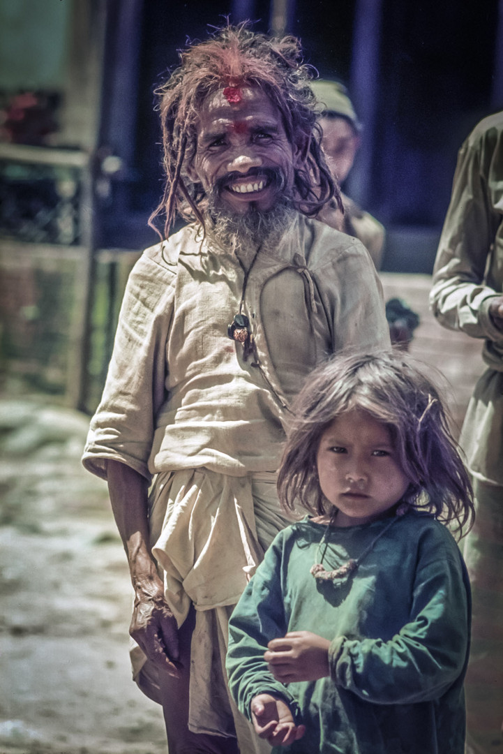 glücklicher Hindu mit Kind