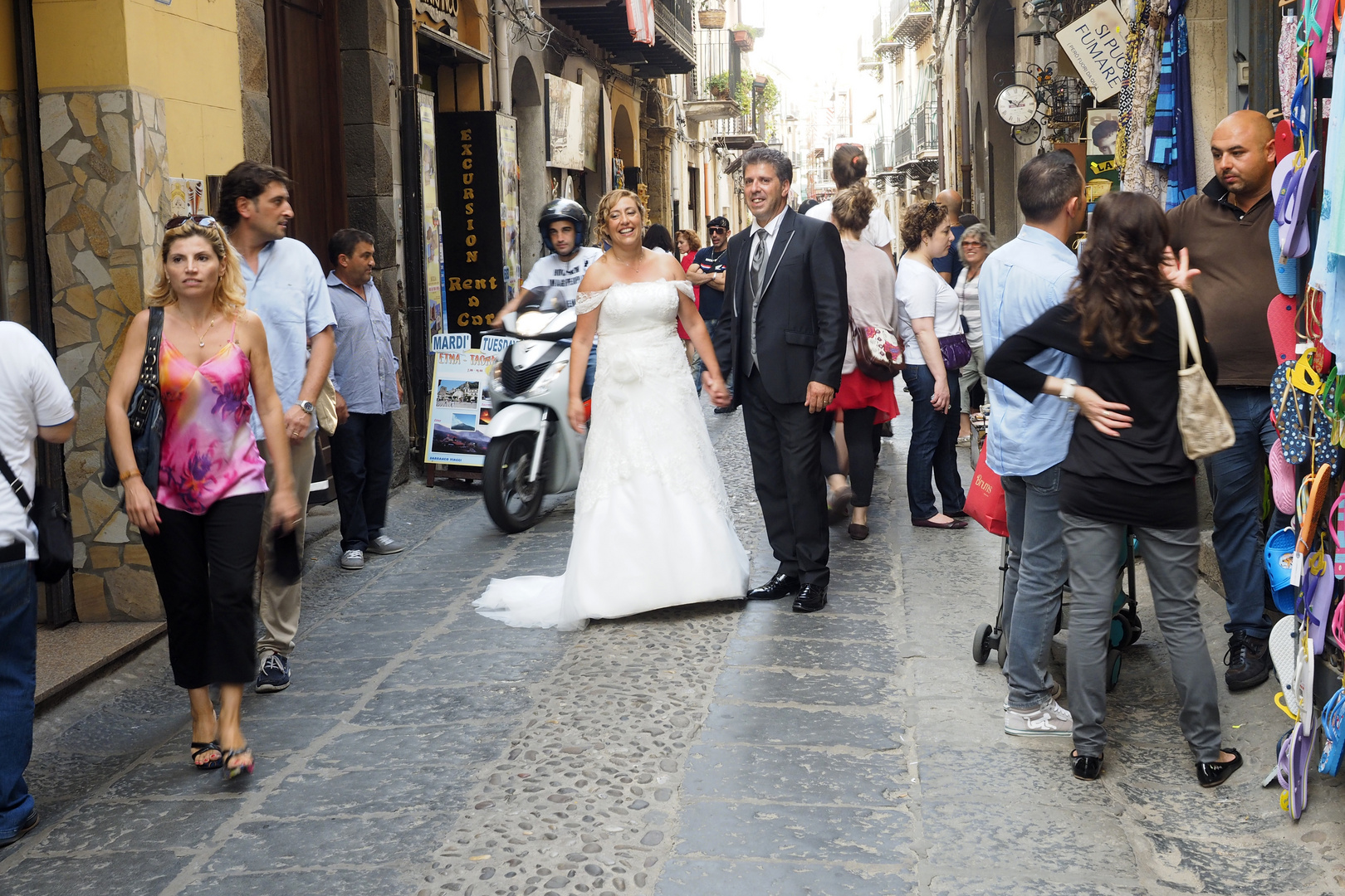 Glückliches Paar in Cefalu