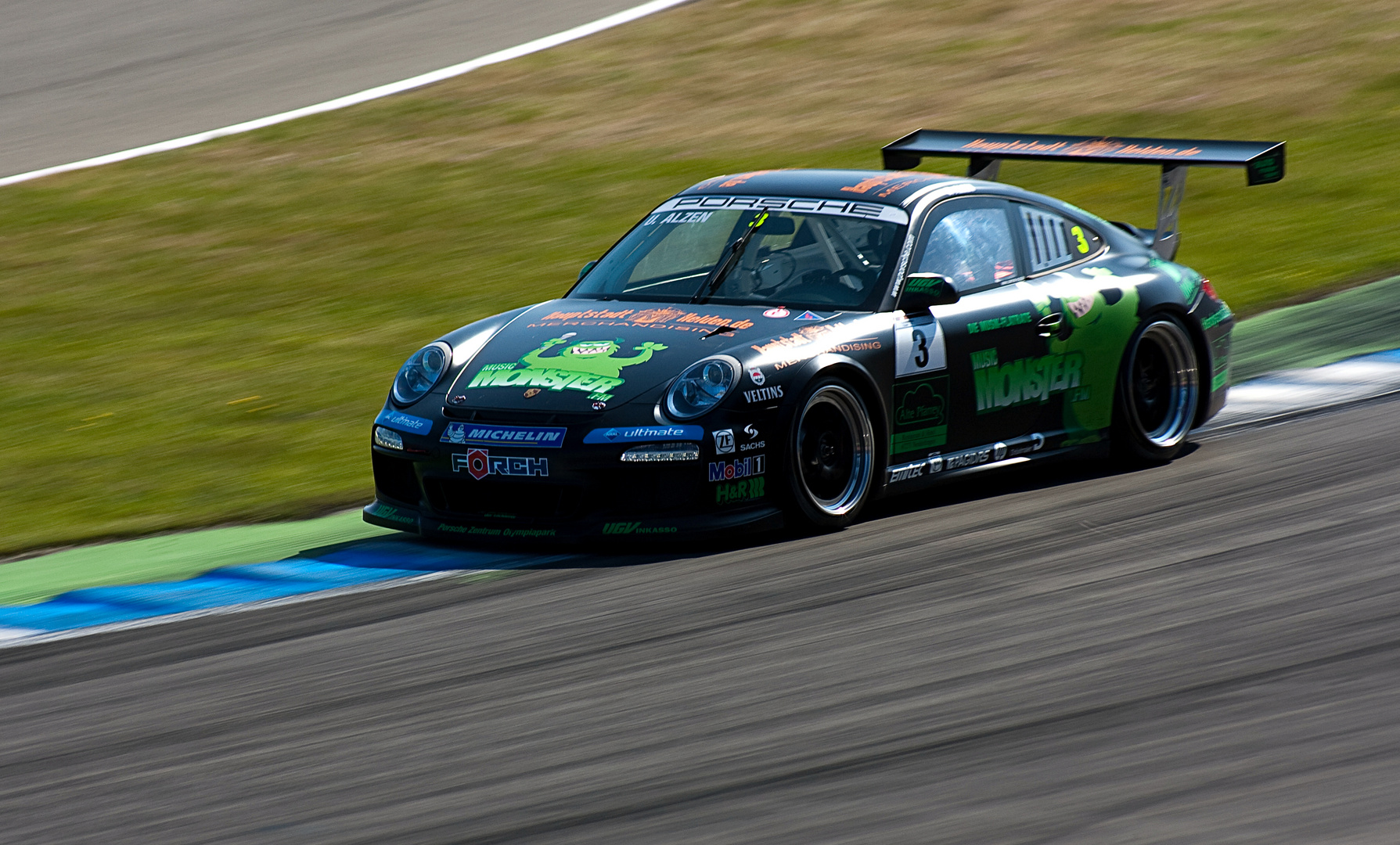 Glückwunsch dem Sieger des 24 h Rennens auf der Nordschleife