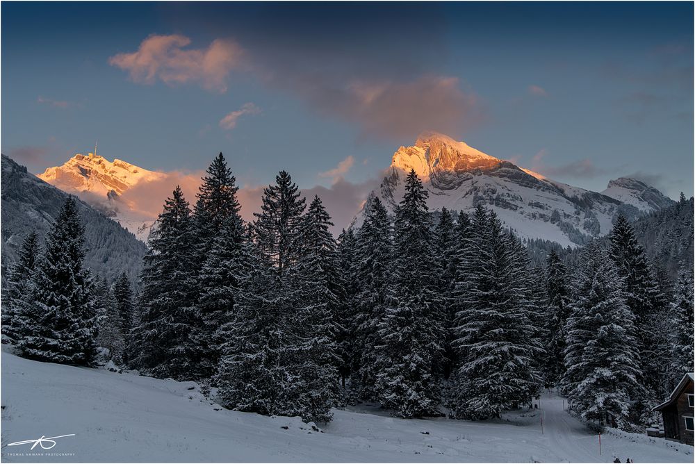 Glühende Bergspitzen