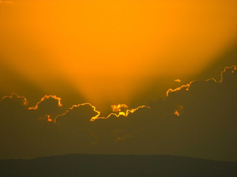 Glühende Wolkenränder