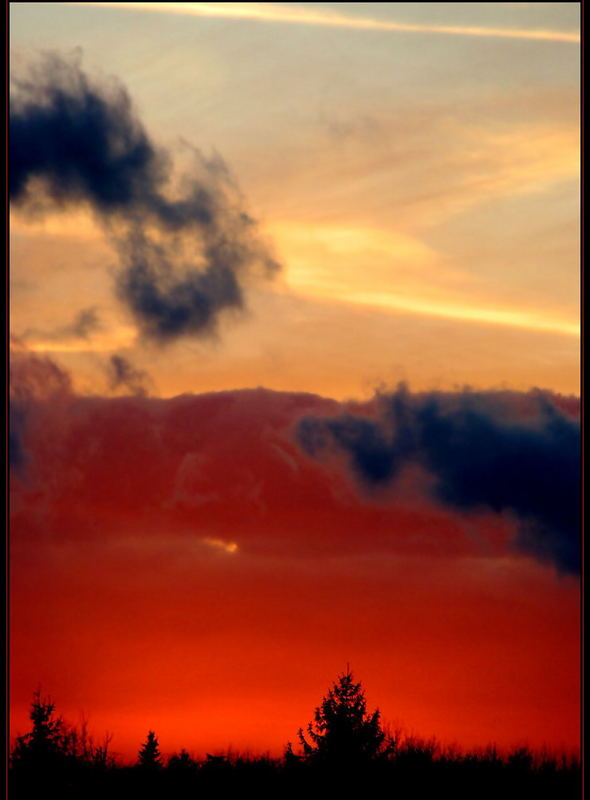 Glühende Wolkenwand