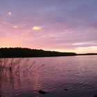 Glühender Himmel beim Sonnenuntergang in Schweden.