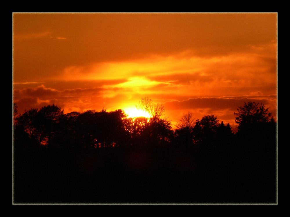 Glühender Sonnenuntergang