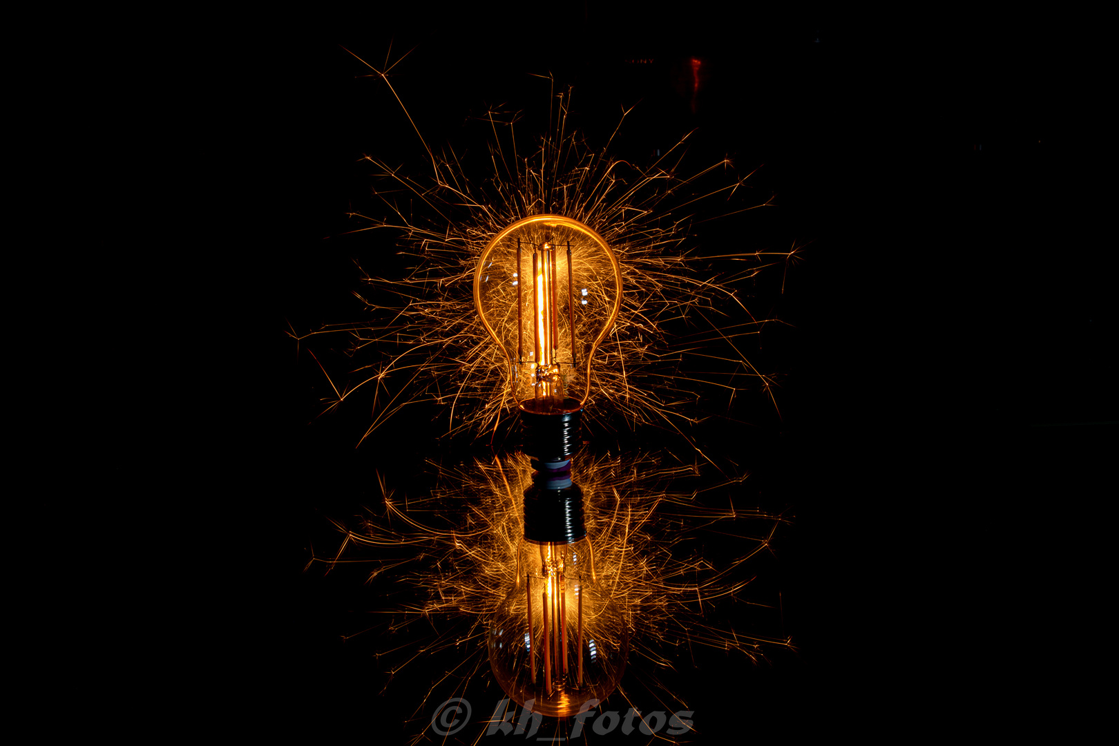 Glühlampe mit Feuerwerk