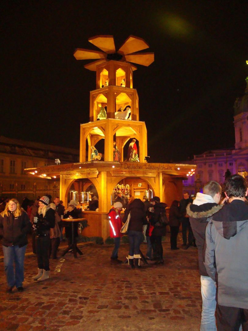 Glühweinzeit vor dem Schloss Charlottenburg