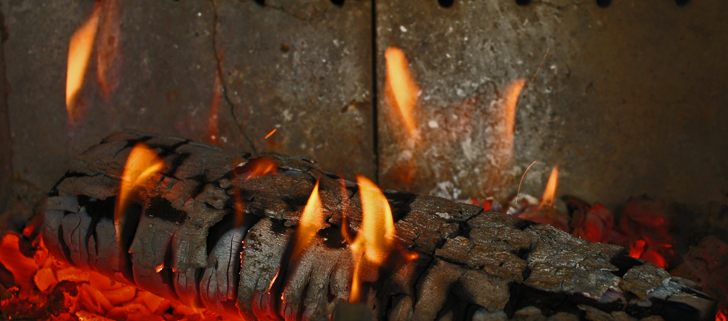 Glut im Kamin