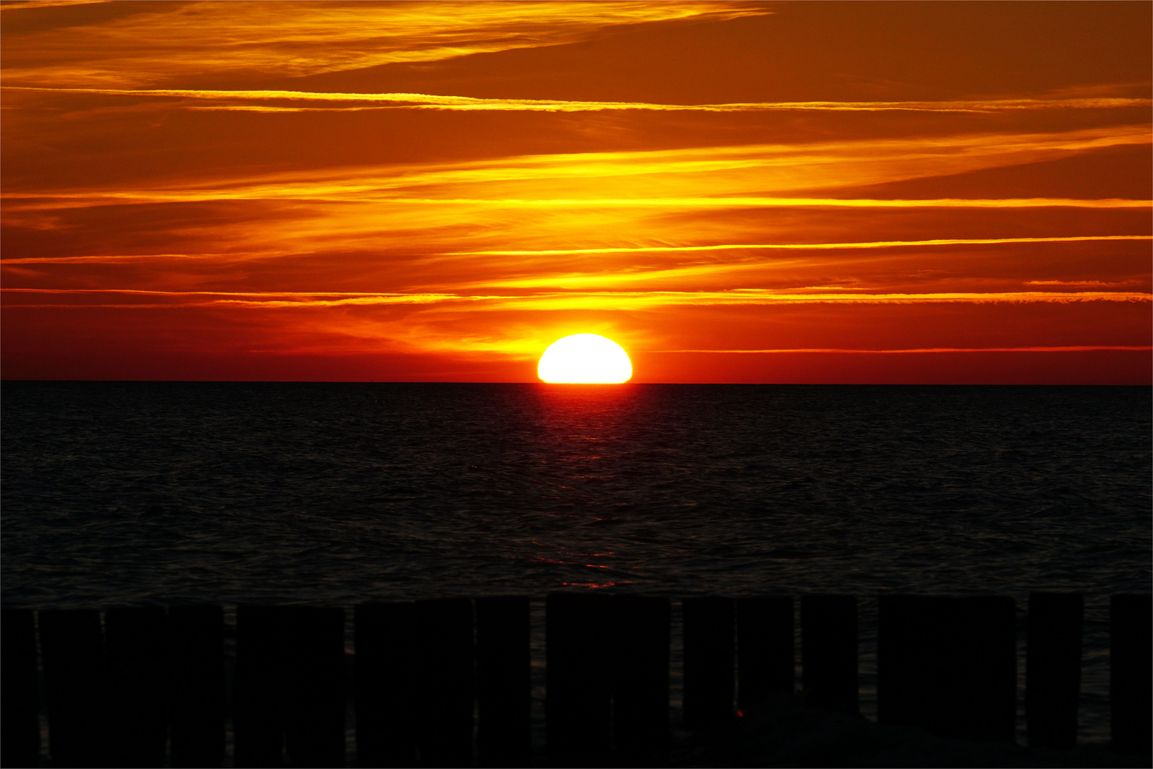 Glutsonne ... Sonnenuntergang an der Ostsee