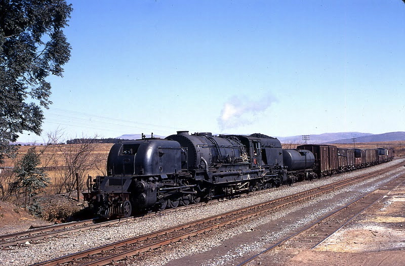 GMAM 4141 mit Güterzug von Pietermaritzburg nach Franklin im September 1969