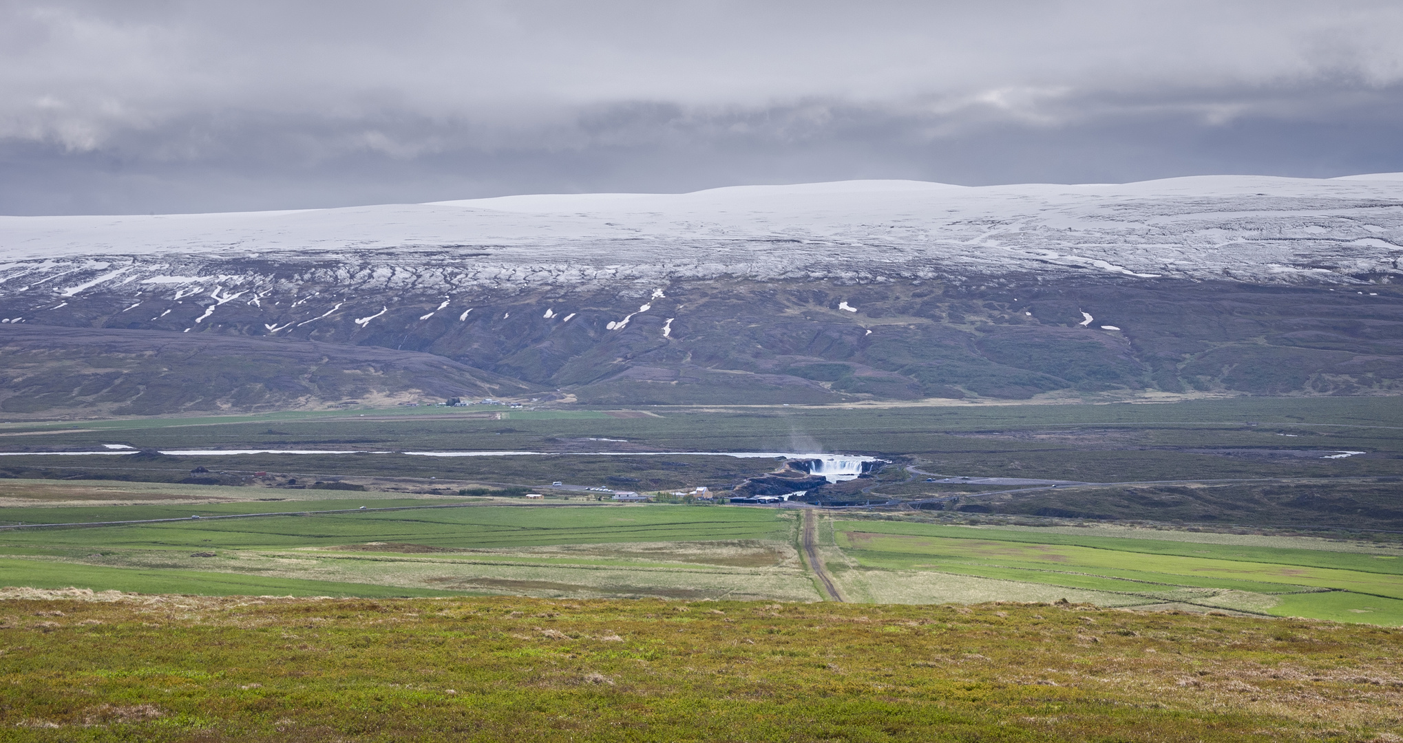 Goðafoss aus der Entfernung