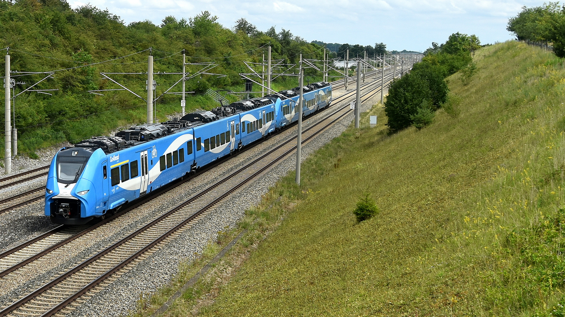 "GoAhead" auf der KBS 980 bei Hattenhofen auf dem Weg von München nach Augsburg 16.7.2023