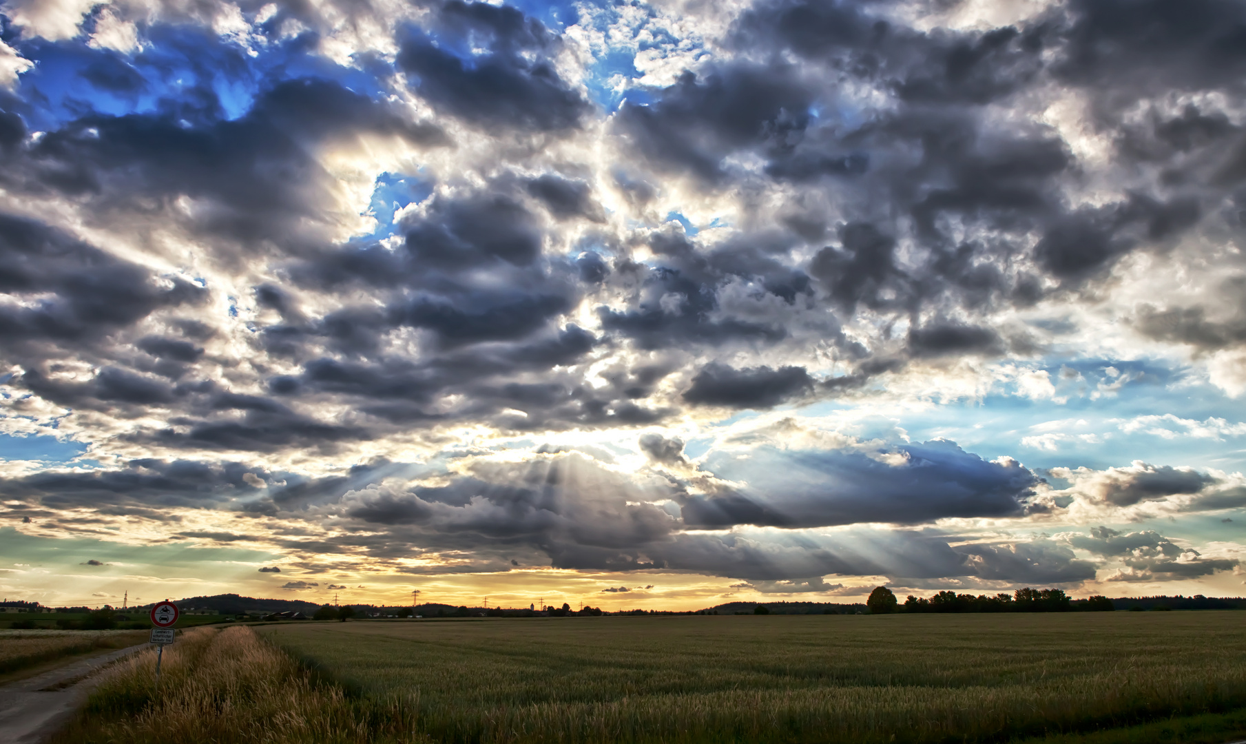 God Rays Foto & Bild | landschaft, himmel, Äcker, felder & wiesen ...