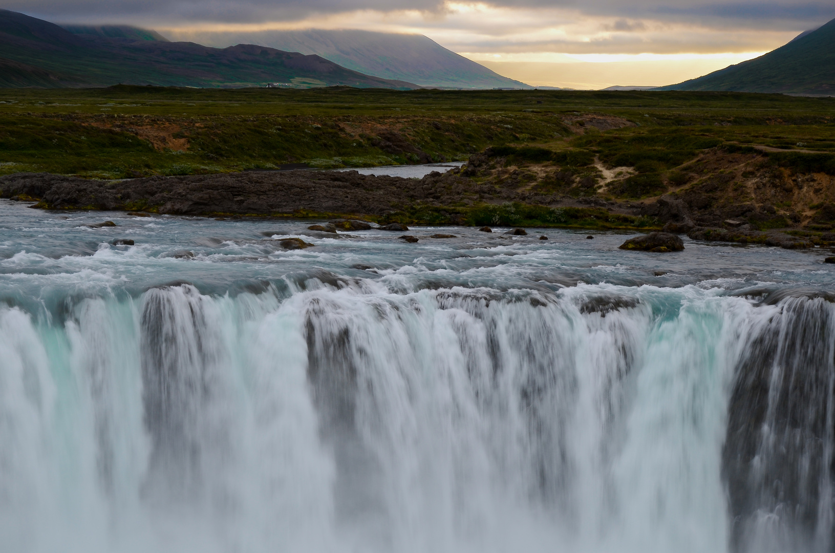 Godafoss bei Sonnenuntergang