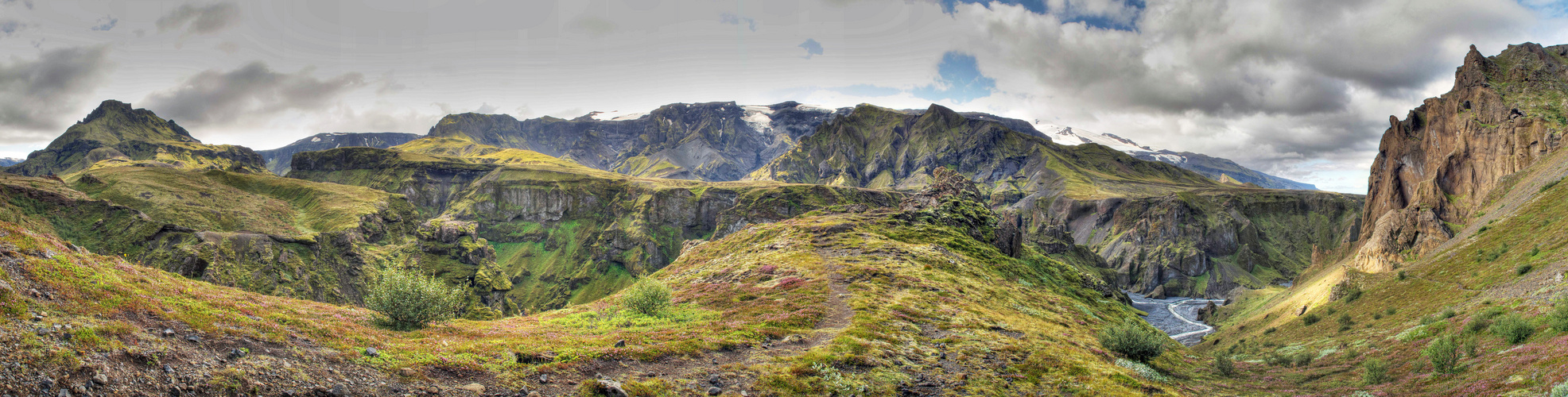 Godaland (Island) Panorama HDR mit Eyjafjallajökull-Gletscher im Hintergrund