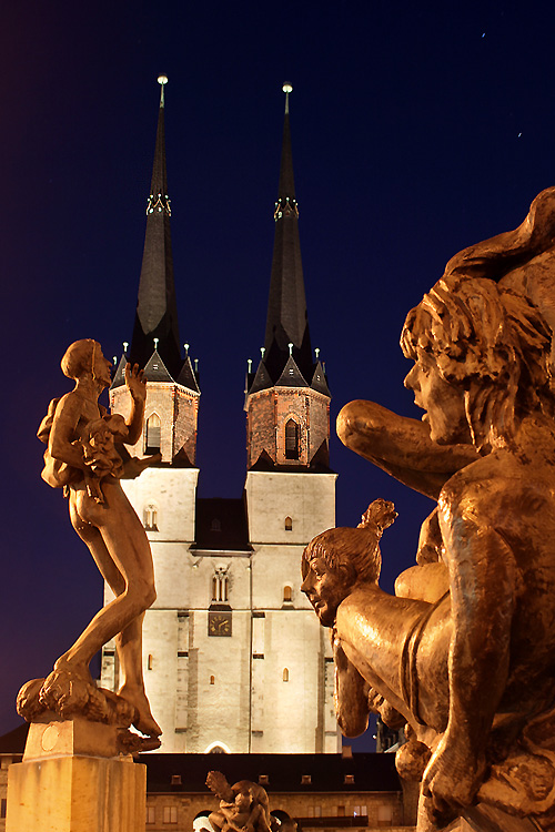 Göbelbrunnen und Marktkirche