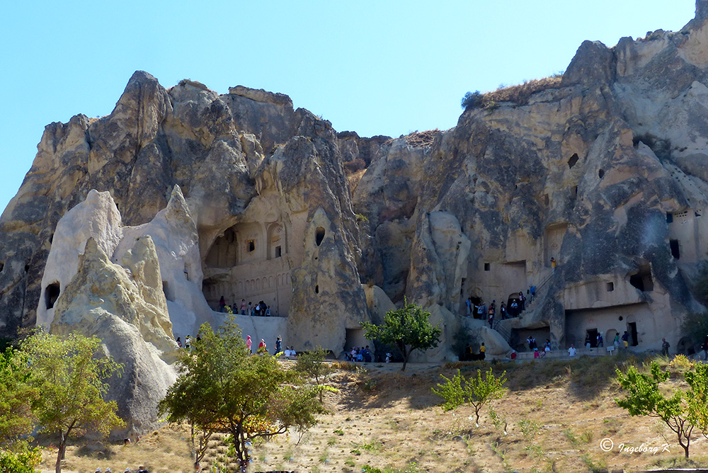 Göreme - Höhlenklöster und Wohnungen