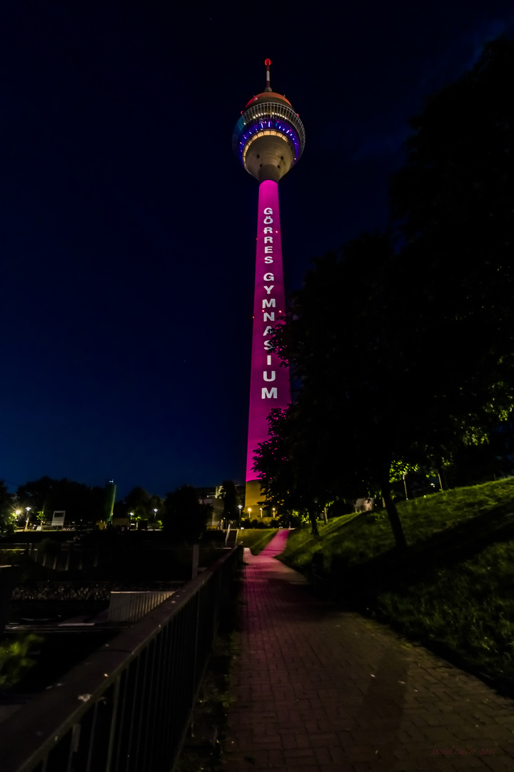 Görres-Gymnasium strahlt am Turm