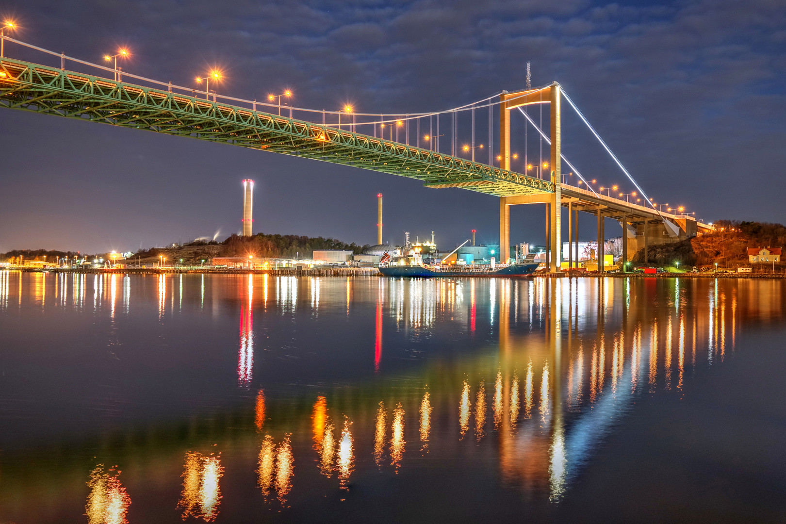 Göta Älv Brücke nachts