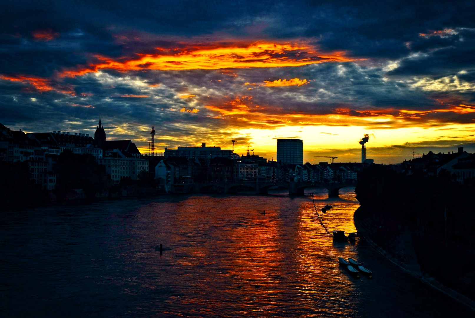 Götterdämmerung über dem Rhein