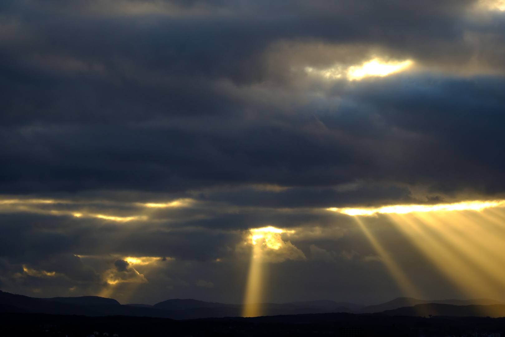 Götterdämmerung über dem Schweizer Jura