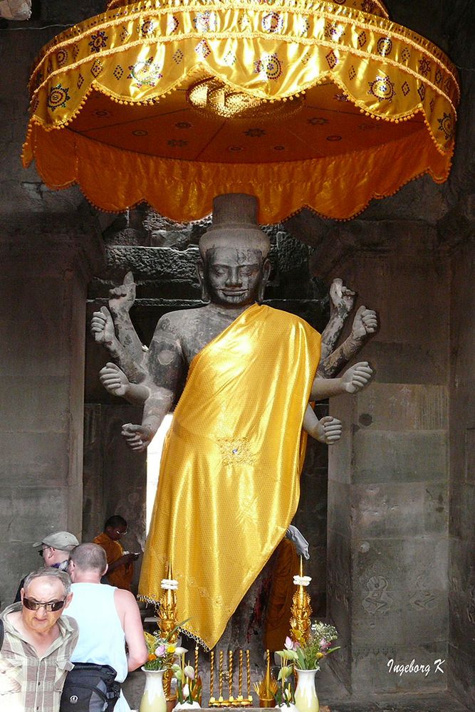 Götterfigur im Tempel von Angkor-Wat