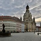 ....göttliche Stille am Morgen / Dresden, neuer Markt