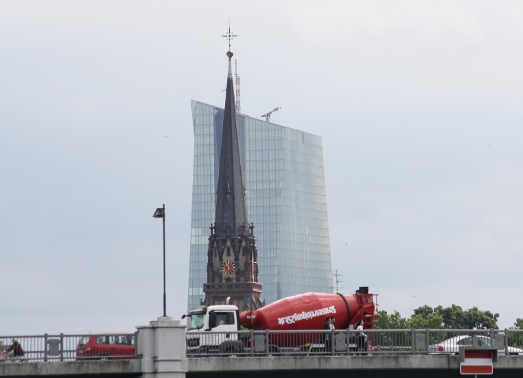 "Götzenanbetung" - die neue EZB, Juli 2014