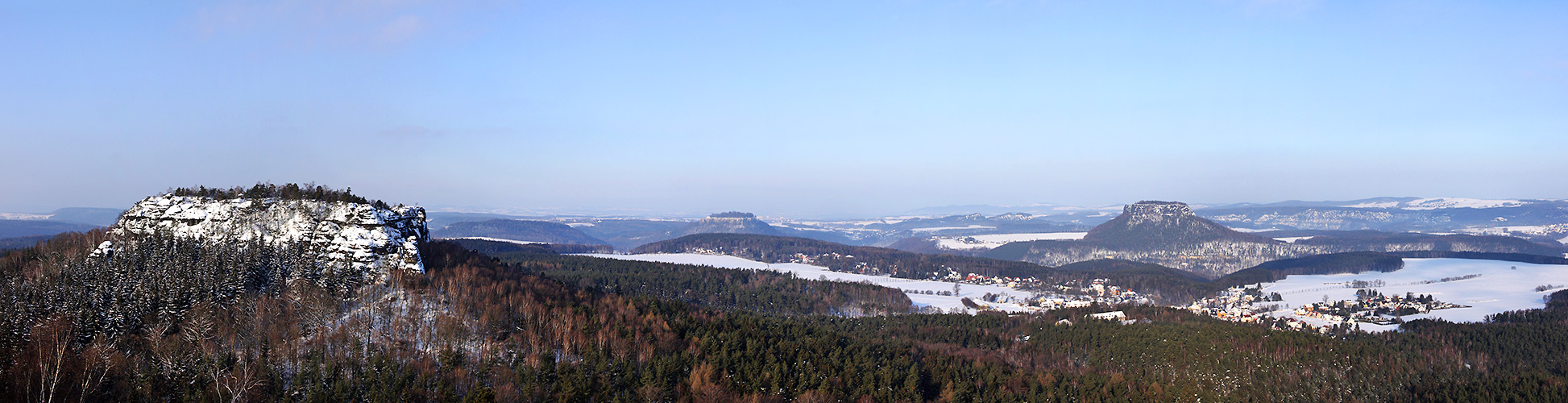 Gohrisch, Festung Königstein und Lilienstein vom Papststein aus gesehen