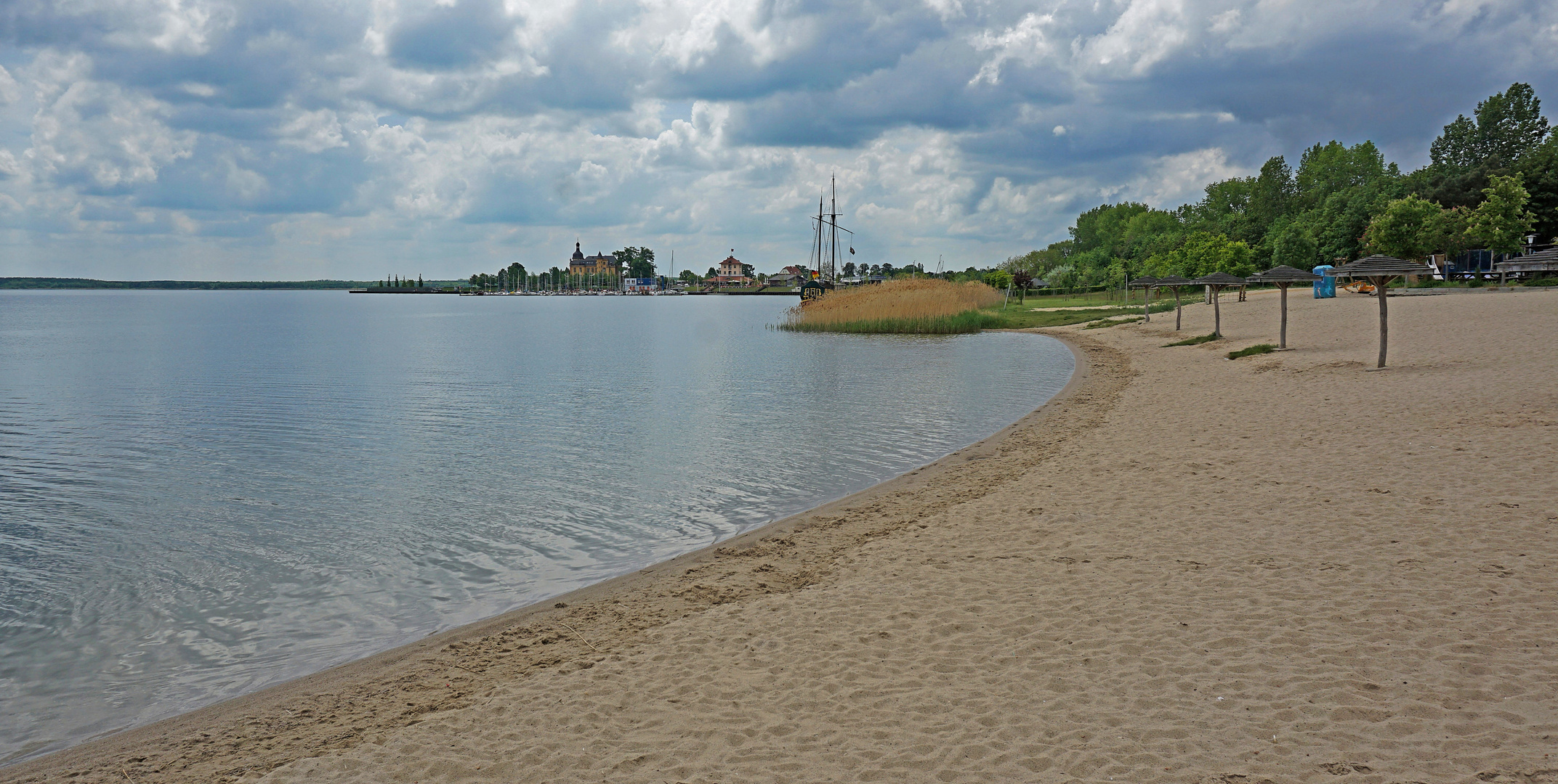 Goitschesee mit Villa am Bernsteinsee