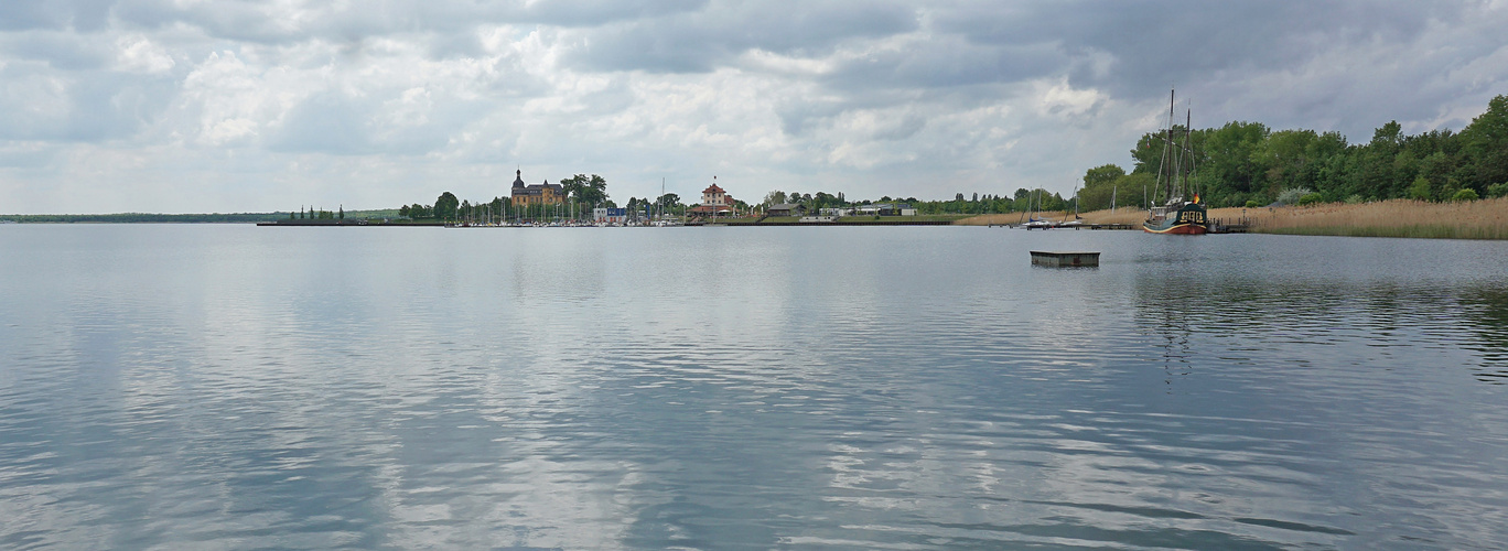 Goitschesee mit Villa Bernstein