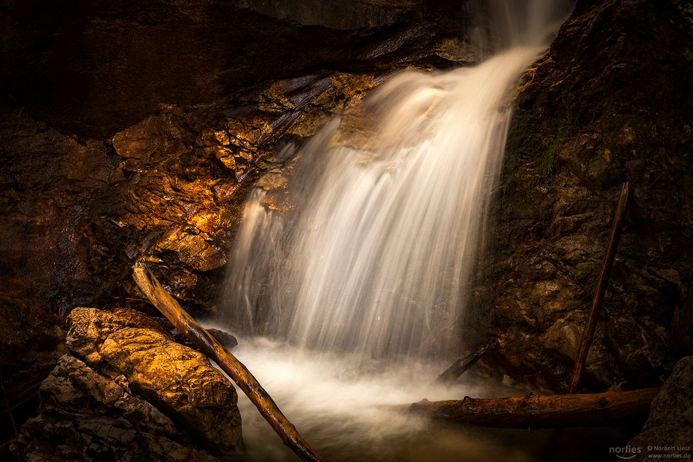 Gold-Wasserfall