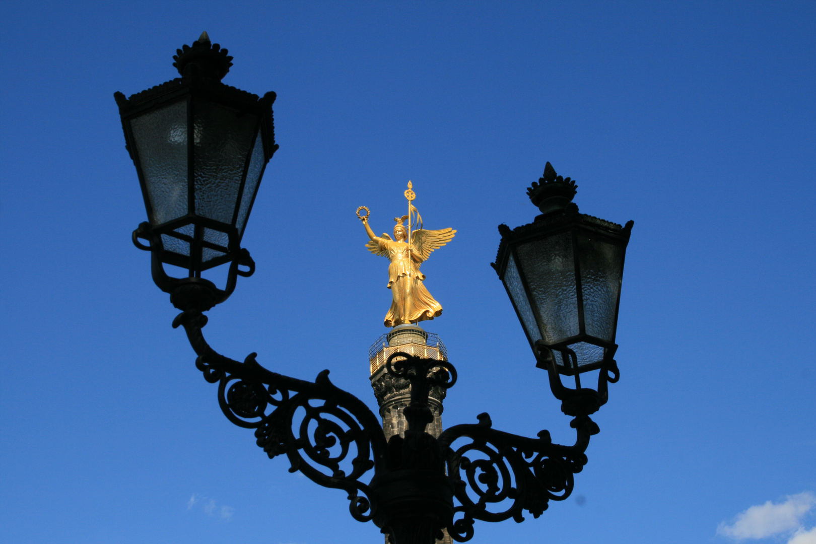 Goldelse geht ein Licht auf (Siegessäule am Großen Stern)