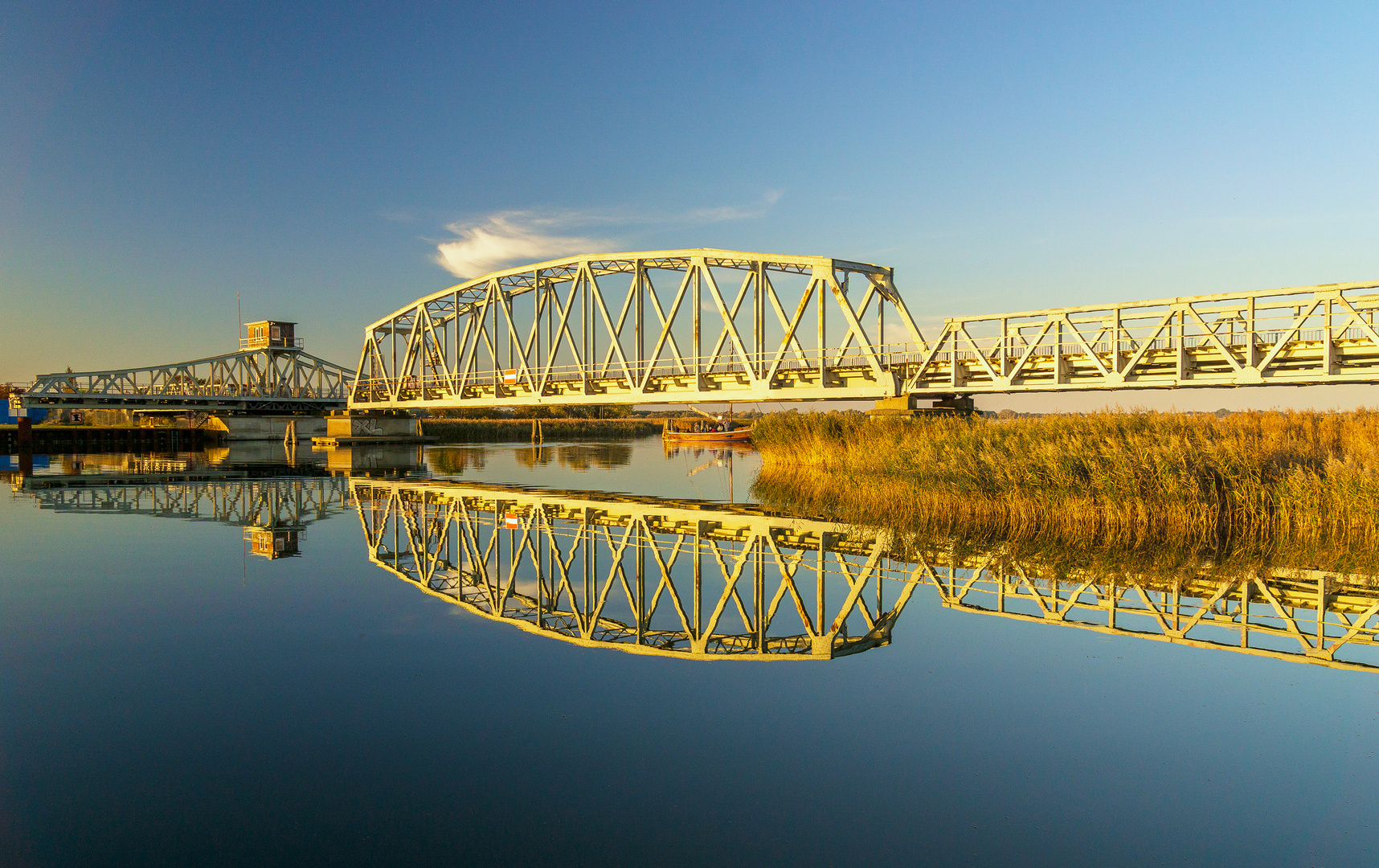 Golden Bridge (Spiegeltag 02032021)