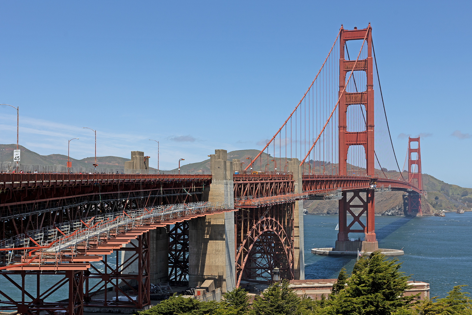 GOLDEN GATE BRIDGE