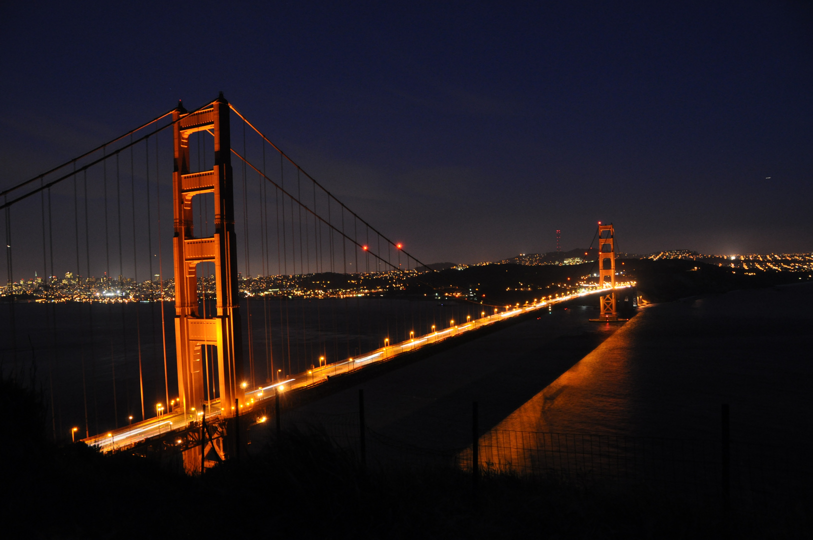 Golden Gate Bridge bei Nacht