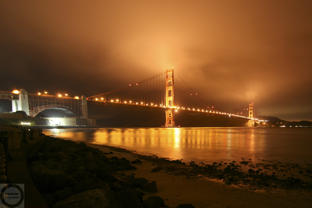 Golden Gate Bridge bei Nacht