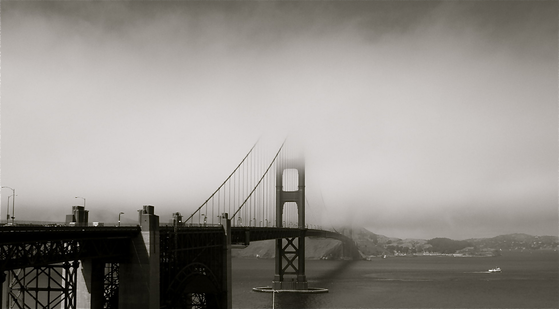 Golden Gate Bridge bei Nebel